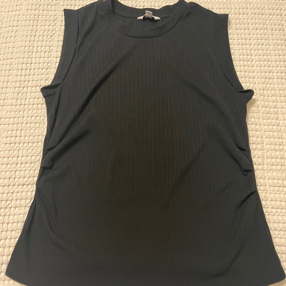GENTLY USED- Nine West Cap Sleeve Textured Crewneck Top